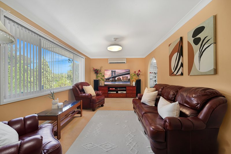 Photo - 4 Malwood Avenue, Macquarie Hills NSW 2285 - Image 4