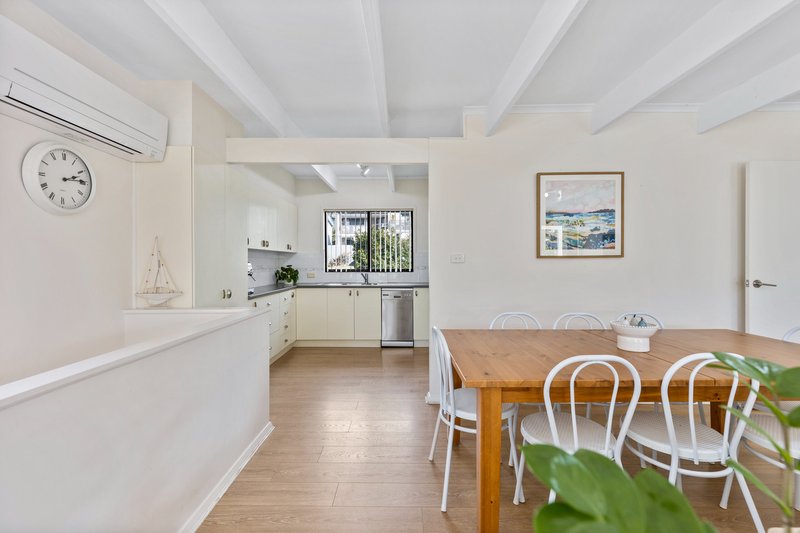 Photo - 4 Manning Avenue, Narrawallee NSW 2539 - Image 9