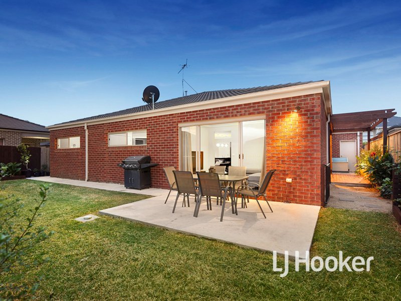 Photo - 4 Manoora Terrace, Point Cook VIC 3030 - Image 10