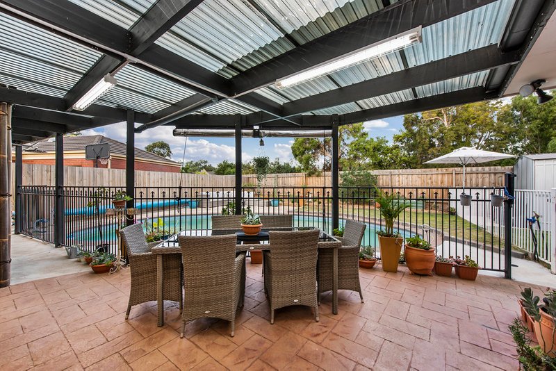 Photo - 4 Manorvale Parade, Werribee VIC 3030 - Image 9