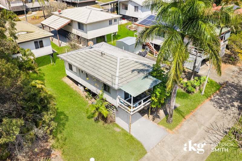 Photo - 4 Maple Close, Stapylton QLD 4207 - Image 1