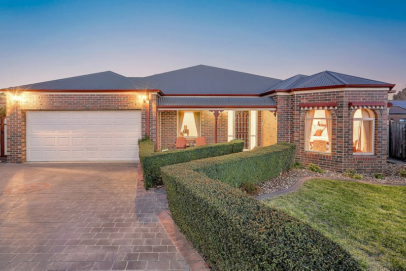 4 Marchmont Rise, Craigieburn VIC 3064