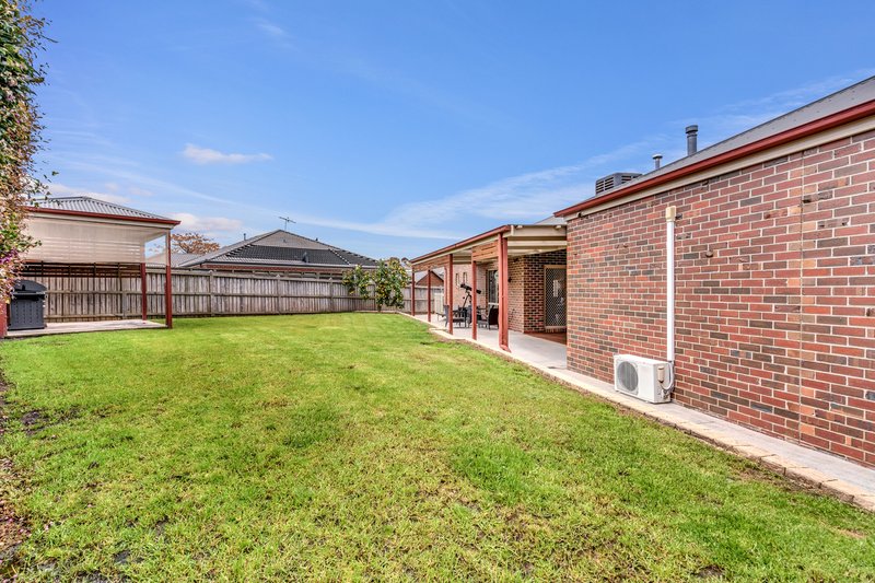 Photo - 4 Marchmont Rise, Craigieburn VIC 3064 - Image 15