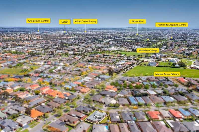 Photo - 4 Marchmont Rise, Craigieburn VIC 3064 - Image 17