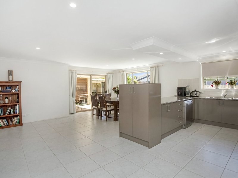 Photo - 4 Marlin Court, Old Bar NSW 2430 - Image 3