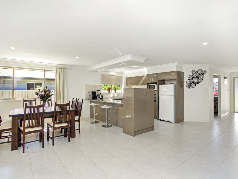 Photo - 4 Marlin Court, Old Bar NSW 2430 - Image 5