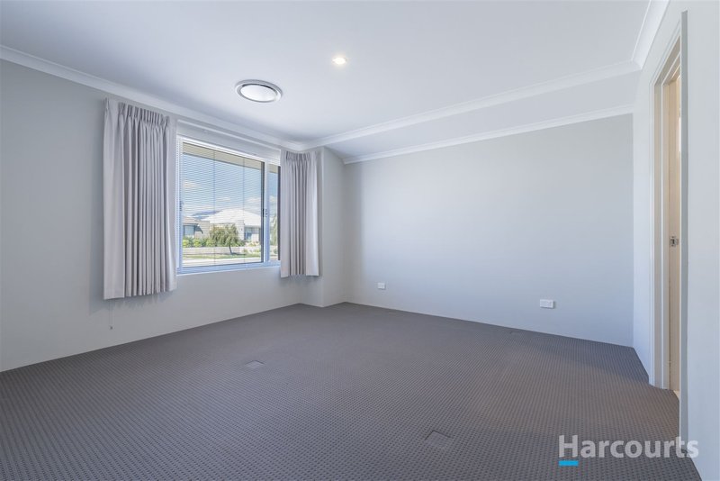 Photo - 4 Marlinspike Boulevard, Jindalee WA 6036 - Image 2