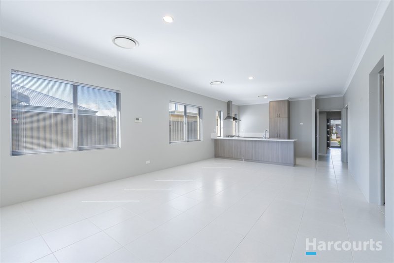 Photo - 4 Marlinspike Boulevard, Jindalee WA 6036 - Image 9