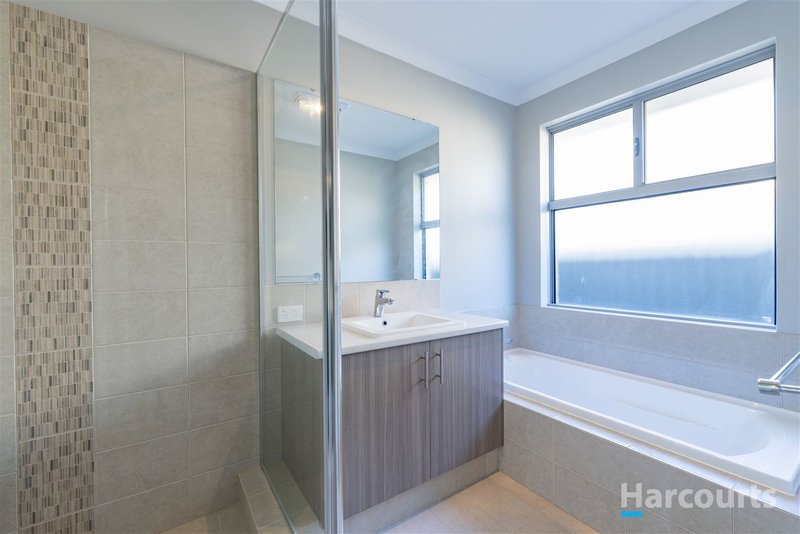 Photo - 4 Marlinspike Boulevard, Jindalee WA 6036 - Image 12