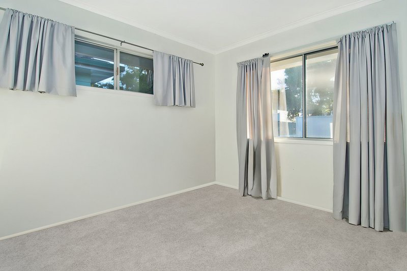 Photo - 4 Maroochy Crescent, Beenleigh QLD 4207 - Image 5