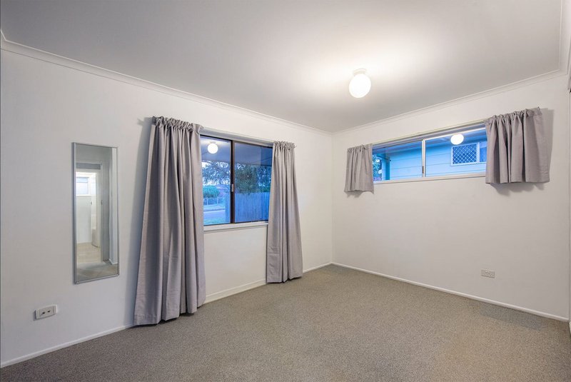 Photo - 4 Maroochy Crescent, Beenleigh QLD 4207 - Image 6