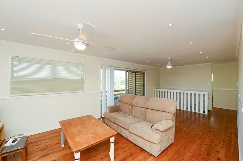 Photo - 4 Marshall Ave , Sun Valley QLD 4680 - Image 2