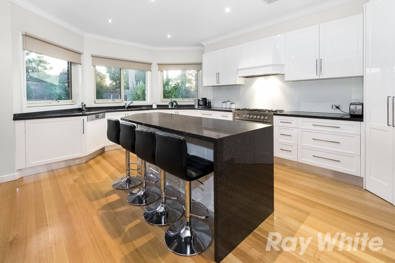 Photo - 4 Marsham Road, Mount Waverley VIC 3149 - Image 2