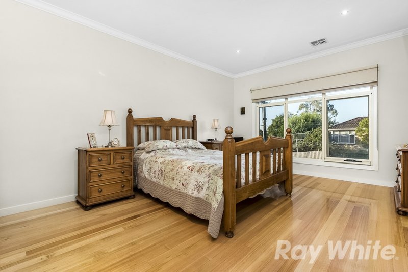 Photo - 4 Marsham Road, Mount Waverley VIC 3149 - Image 6