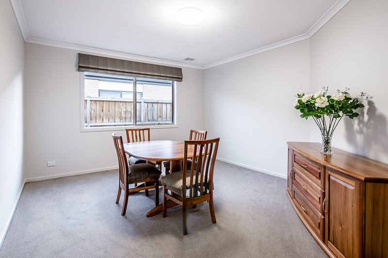 Photo - 4 Marshflower Crescent, Clyde North VIC 3978 - Image 7