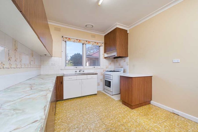 Photo - 4 Martha Court, Craigieburn VIC 3064 - Image 3