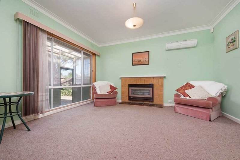 Photo - 4 Martha Court, Craigieburn VIC 3064 - Image 5