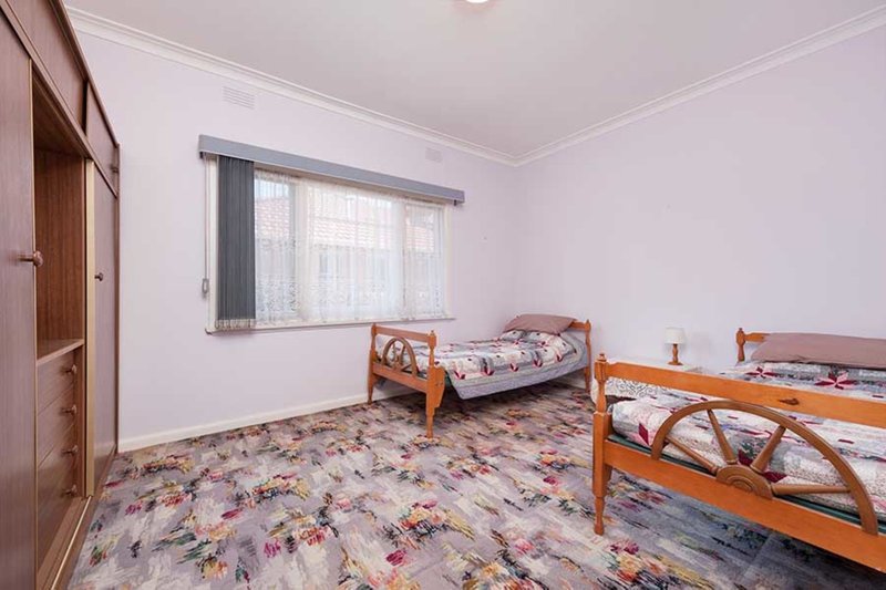 Photo - 4 Martha Court, Craigieburn VIC 3064 - Image 7