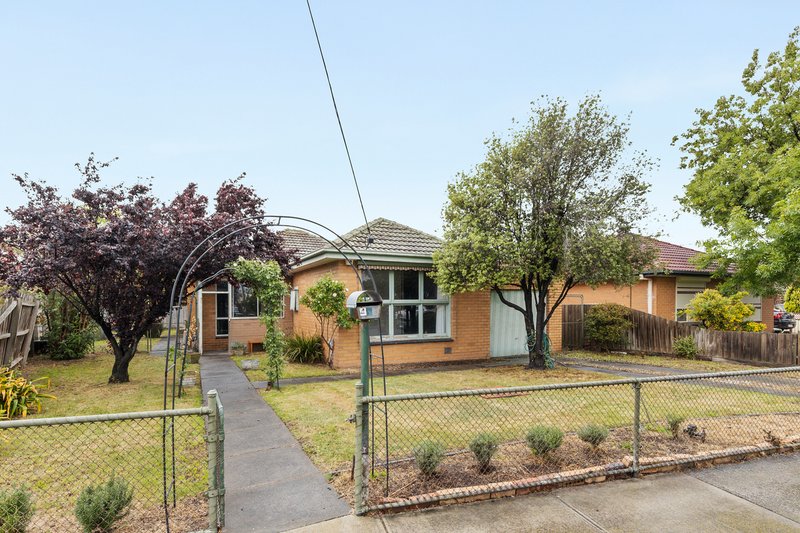 Photo - 4 Martha Court, Craigieburn VIC 3064 - Image 2