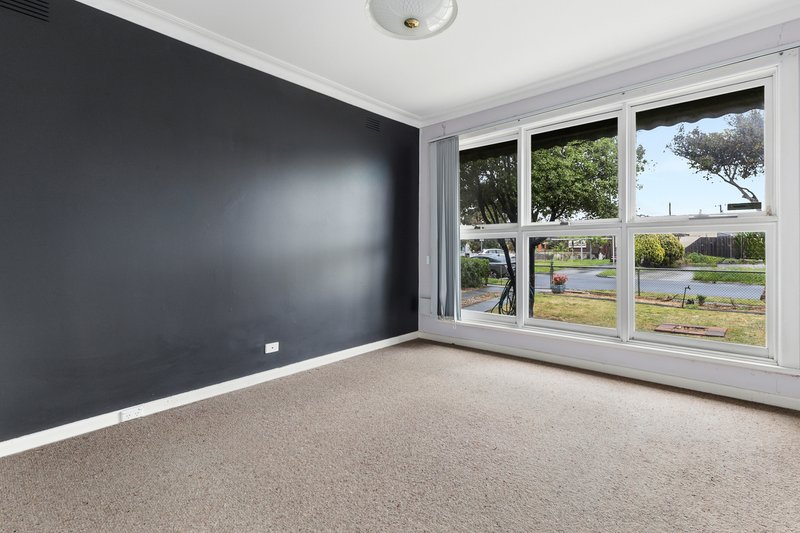 Photo - 4 Martha Court, Craigieburn VIC 3064 - Image 6