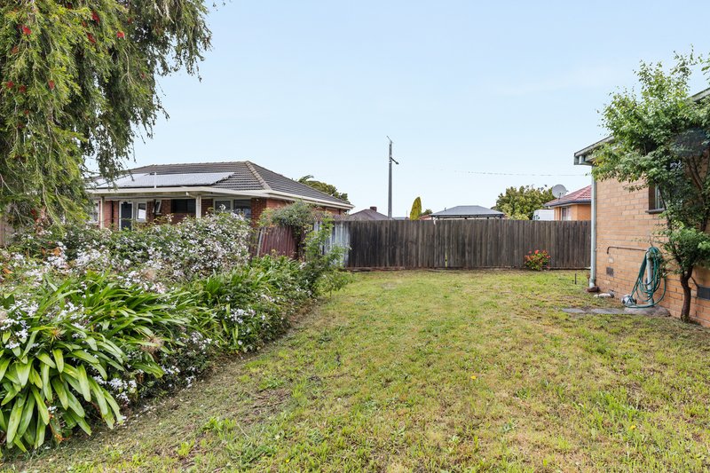 Photo - 4 Martha Court, Craigieburn VIC 3064 - Image 10