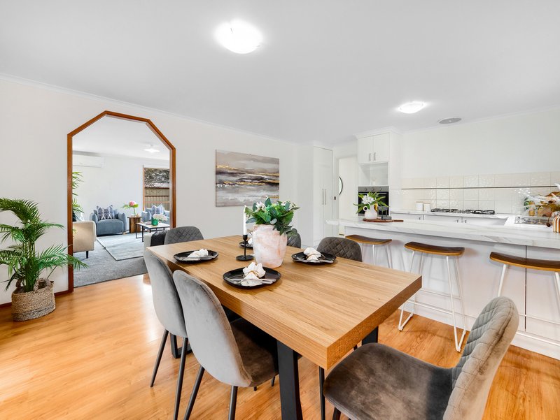 Photo - 4 Martin Place, Cranbourne VIC 3977 - Image 9