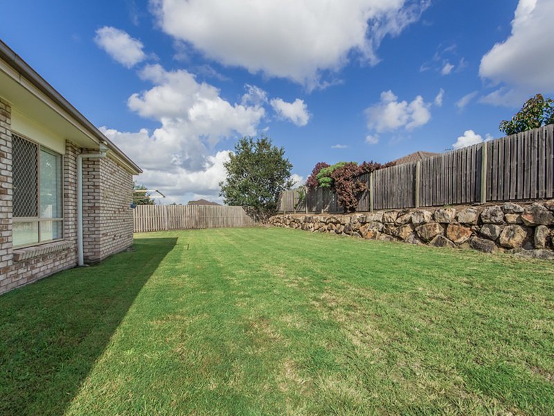 Photo - 4 Martin Place, Redbank Plains QLD 4301 - Image 11