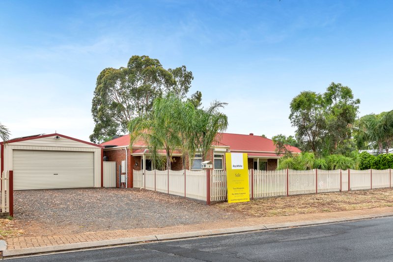 Photo - 4 Max Fatchen Drive, Angle Vale SA 5117 - Image 4