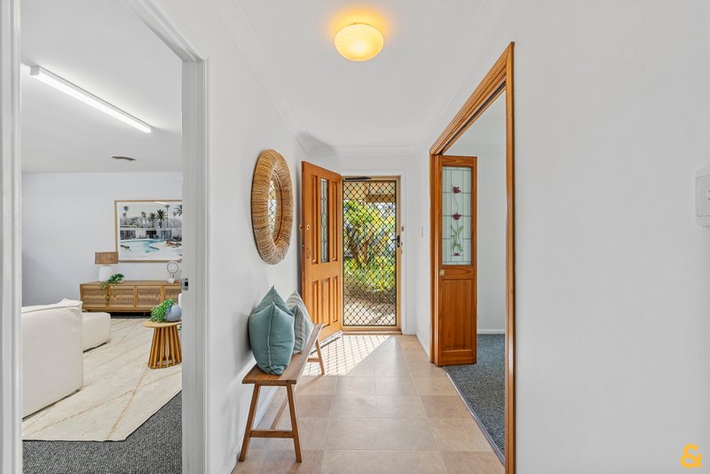 Photo - 4 Maxwell Place, Wynnum West QLD 4178 - Image 3