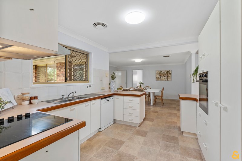 Photo - 4 Maxwell Place, Wynnum West QLD 4178 - Image 9