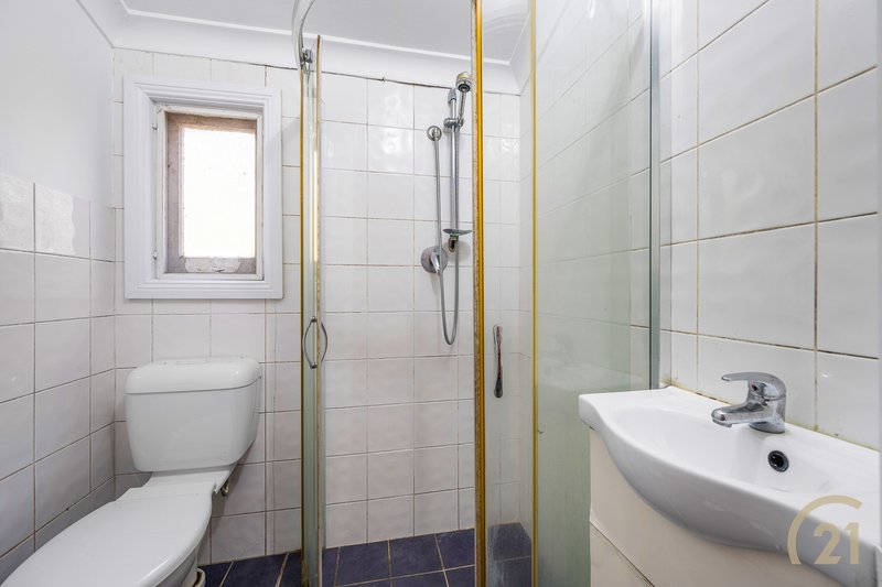 Photo - 4 May Street, Fairfield NSW 2165 - Image 9