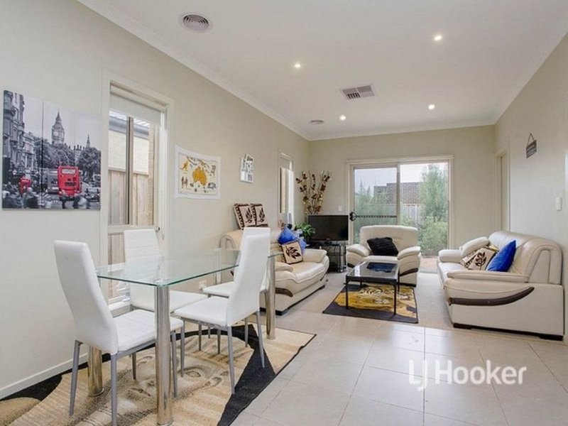 Photo - 4 Mazel Drive, Tarneit VIC 3029 - Image 3