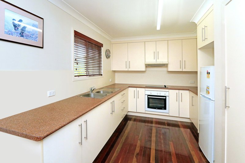 Photo - 4 Mccamley Street, The Range QLD 4700 - Image 6