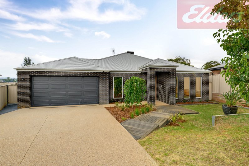 Photo - 4 Mcgee Street, Wodonga VIC 3690 - Image 1