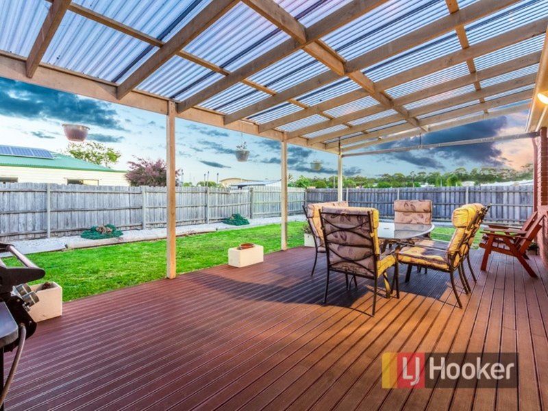 Photo - 4 Mcguigan Drive, Cranbourne West VIC 3977 - Image 9