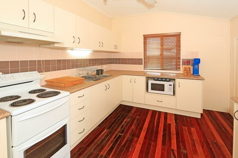 Photo - 4 Mckelligett Street, Wandal QLD 4700 - Image 3