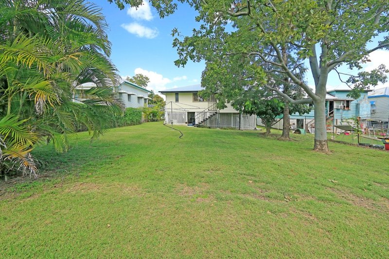 Photo - 4 Mckelligett Street, Wandal QLD 4700 - Image 12