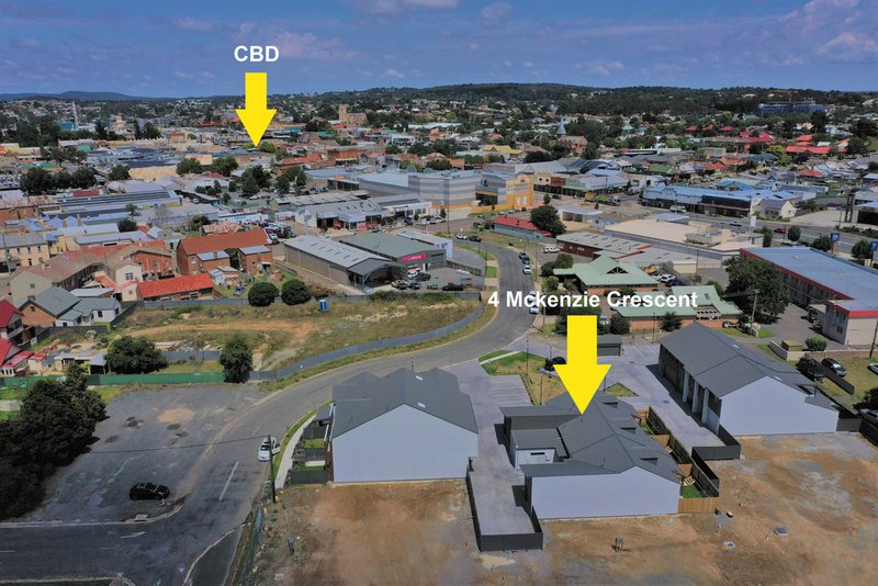 Photo - 4 Mckenzie Crescent, Goulburn NSW 2580 - Image 3