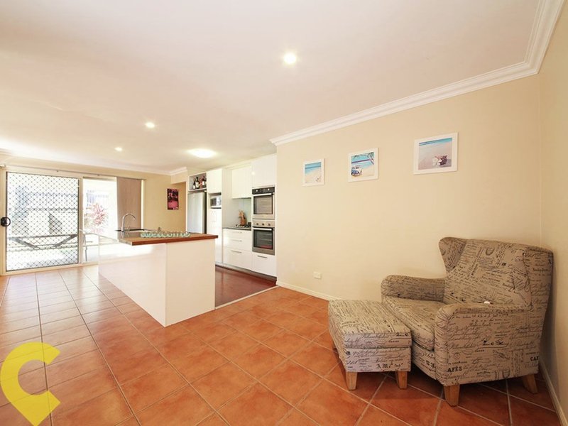 Photo - 4 Mckinlay Crescent, Murrumba Downs QLD 4503 - Image 6