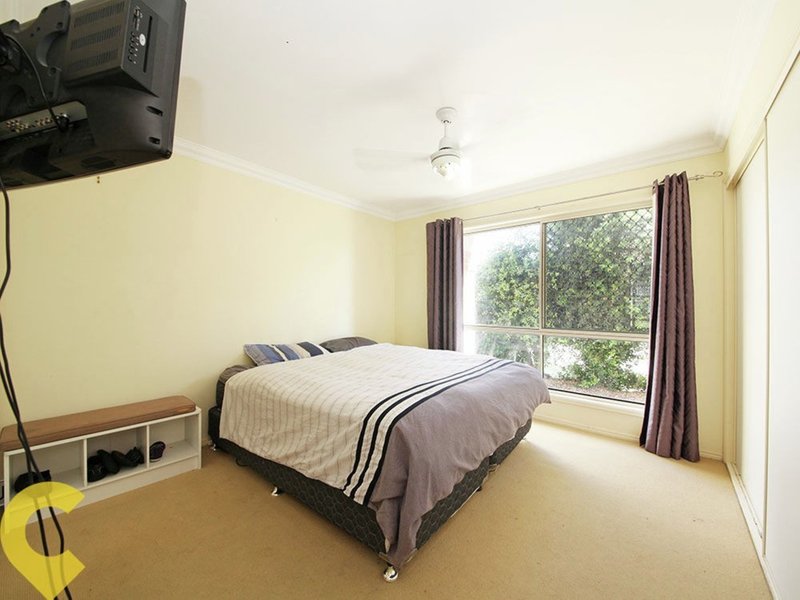 Photo - 4 Mckinlay Crescent, Murrumba Downs QLD 4503 - Image 9