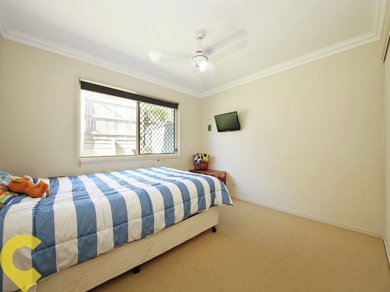 Photo - 4 Mckinlay Crescent, Murrumba Downs QLD 4503 - Image 12