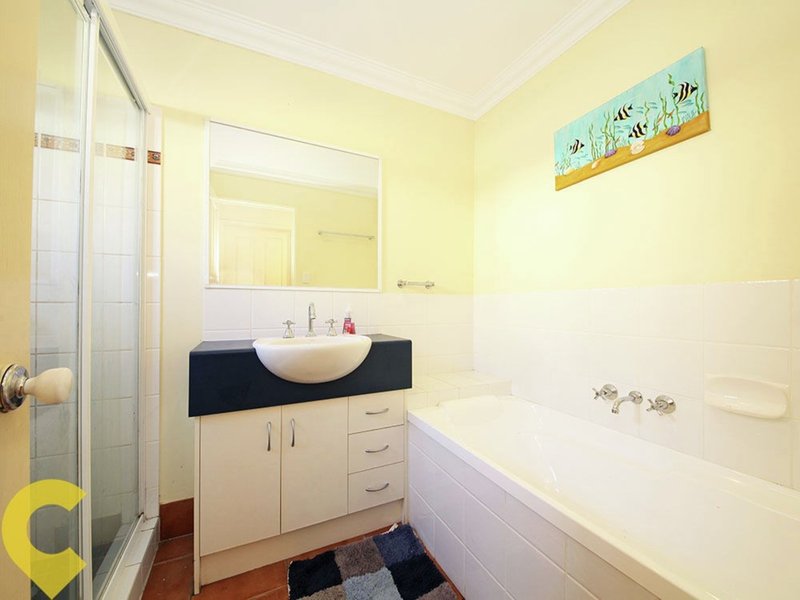 Photo - 4 Mckinlay Crescent, Murrumba Downs QLD 4503 - Image 13