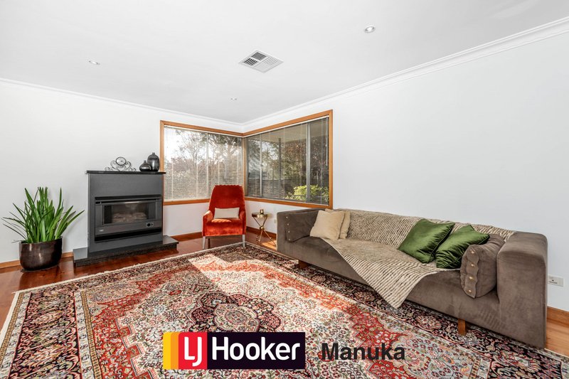 Photo - 4 Medley Street, Chifley ACT 2606 - Image 3