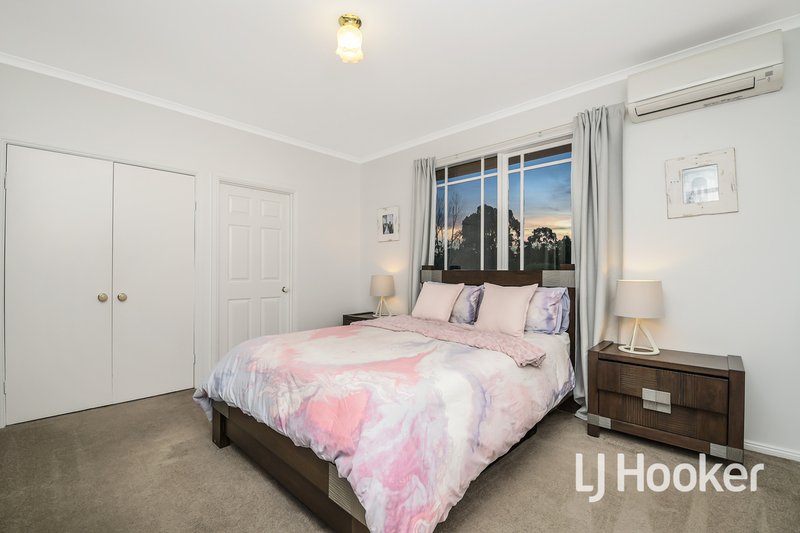 Photo - 4 Meeking Drive, Pakenham VIC 3810 - Image 12