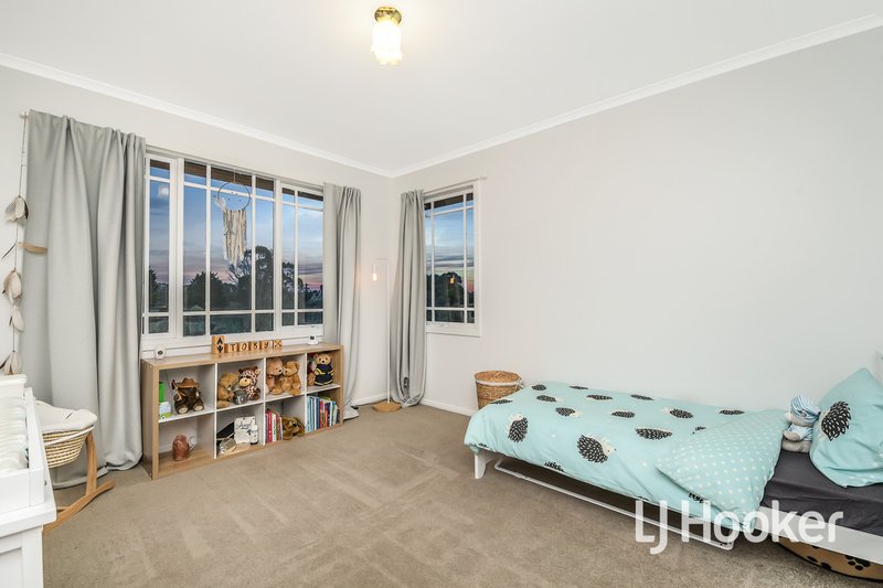 Photo - 4 Meeking Drive, Pakenham VIC 3810 - Image 14