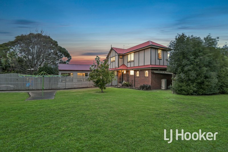 Photo - 4 Meeking Drive, Pakenham VIC 3810 - Image 16