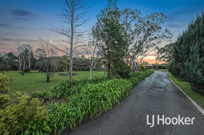 Photo - 4 Meeking Drive, Pakenham VIC 3810 - Image 20