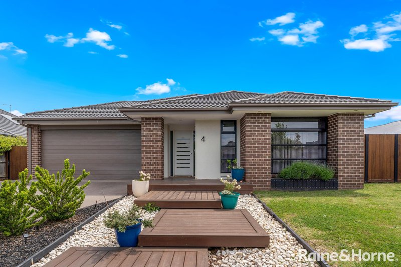 4 Melaleuca Boulevard, Romsey VIC 3434