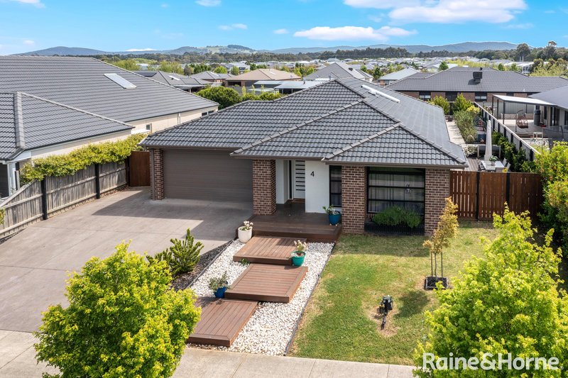 Photo - 4 Melaleuca Boulevard, Romsey VIC 3434 - Image 2