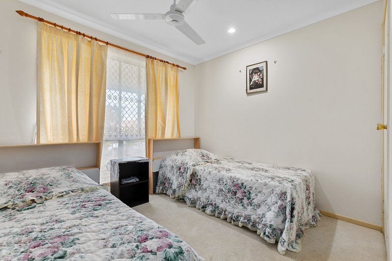 Photo - 4 Meledie Avenue, Kawungan QLD 4655 - Image 13